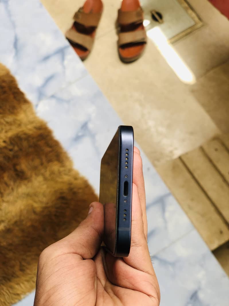 Apple iPhone 12 3