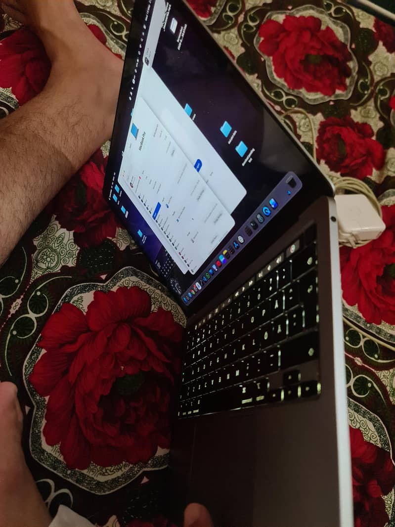 MacBook Pro M1 5