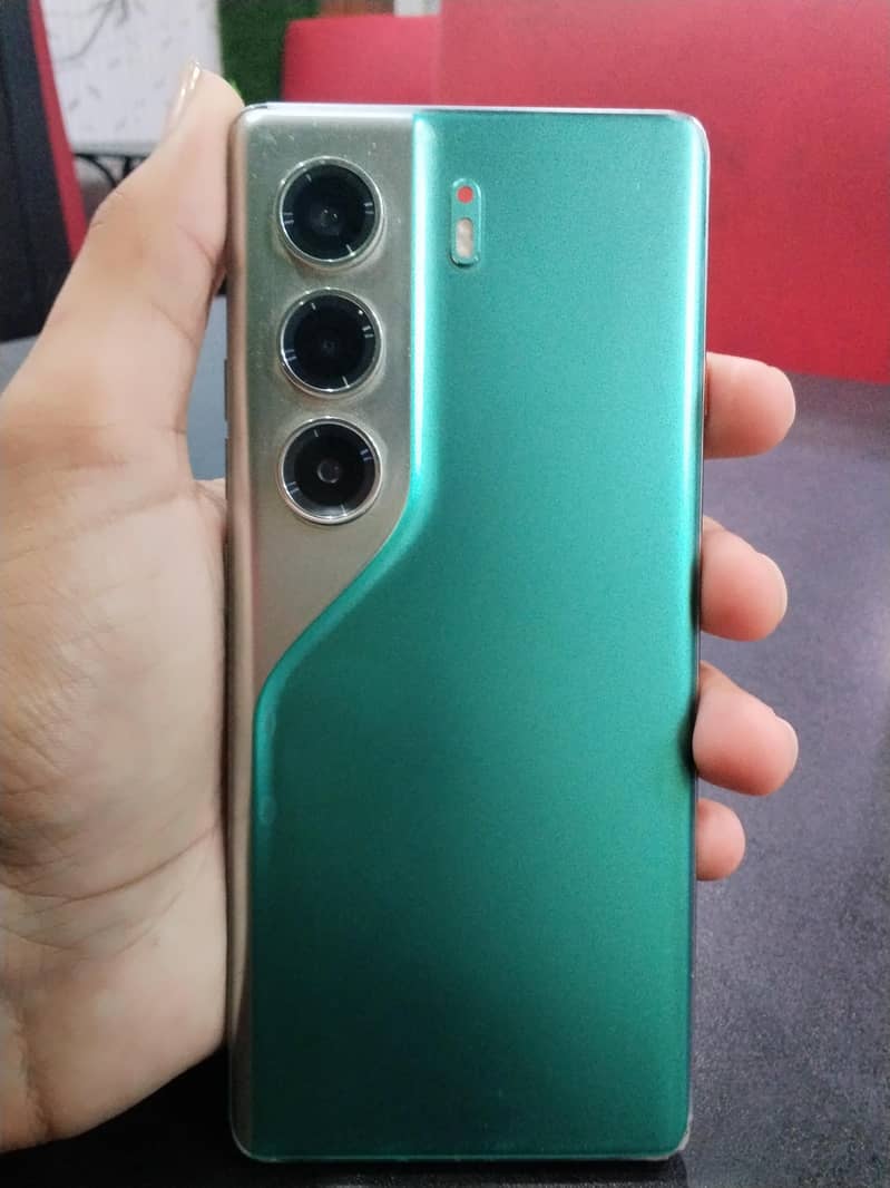 Tecno CAMON 40 Pro 2