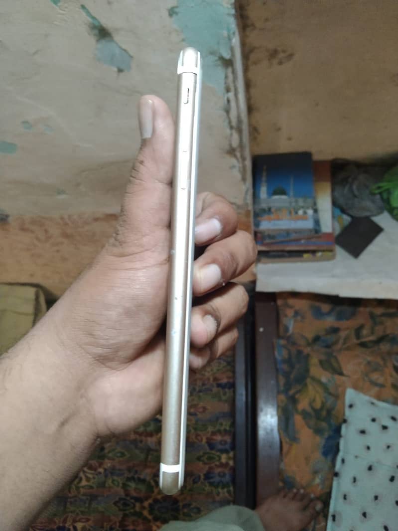 Apple iPhone 7 Plus 2