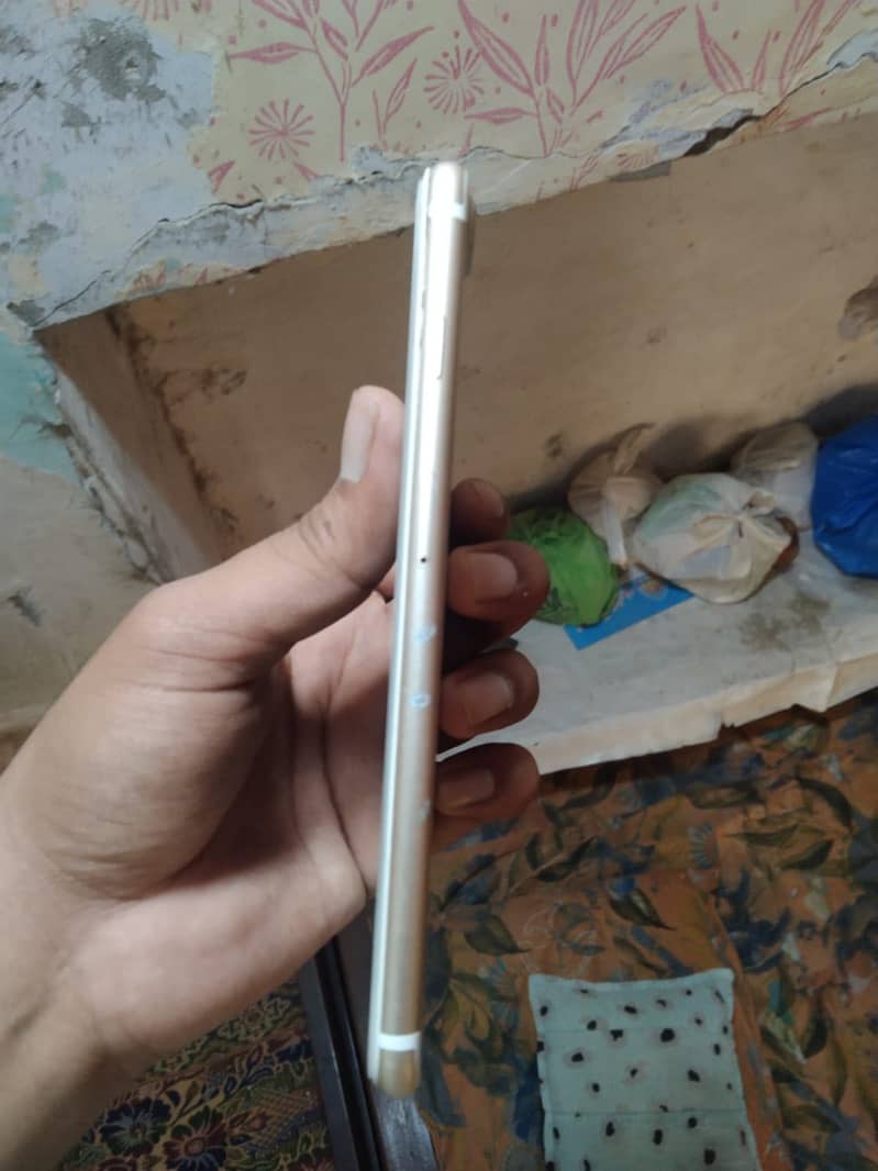 Apple iPhone 7 Plus 5