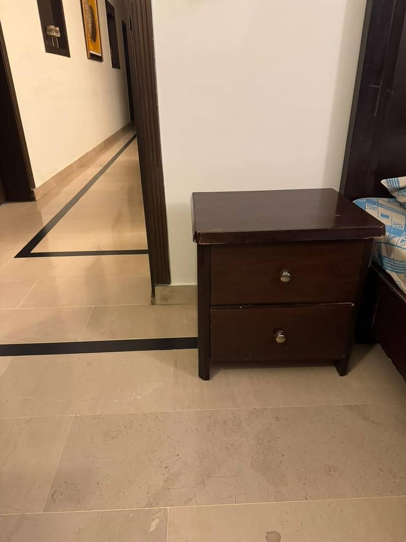 bed and dressing table 4