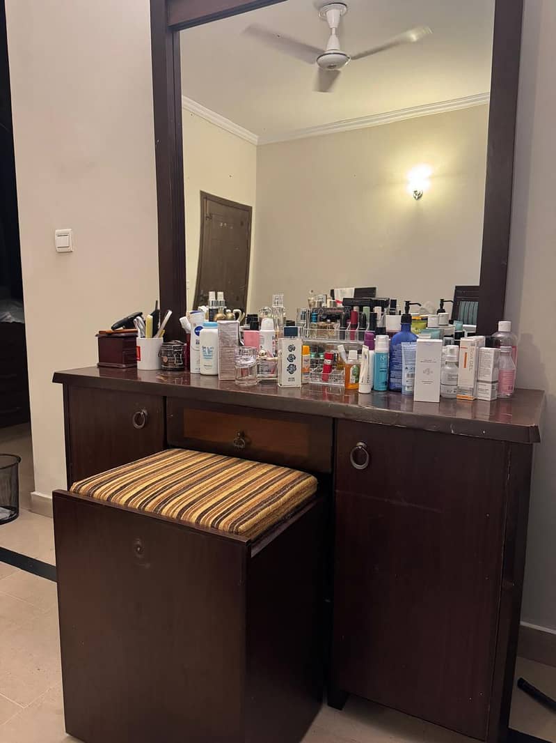 bed and dressing table 6