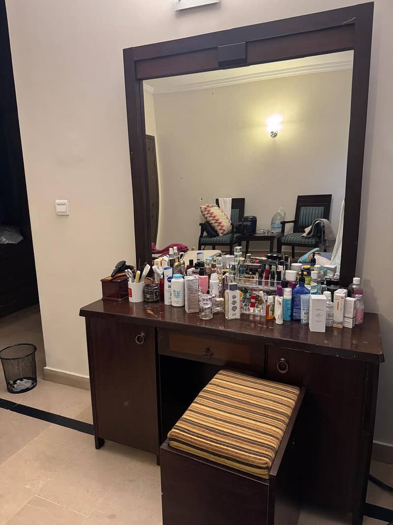 bed and dressing table 7