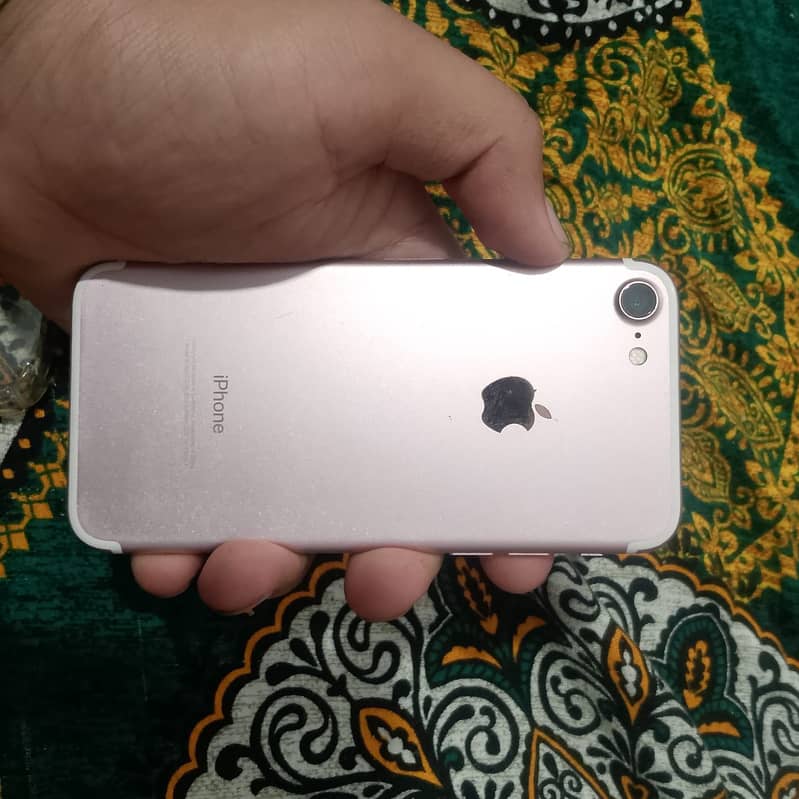 Apple iPhone 7 2