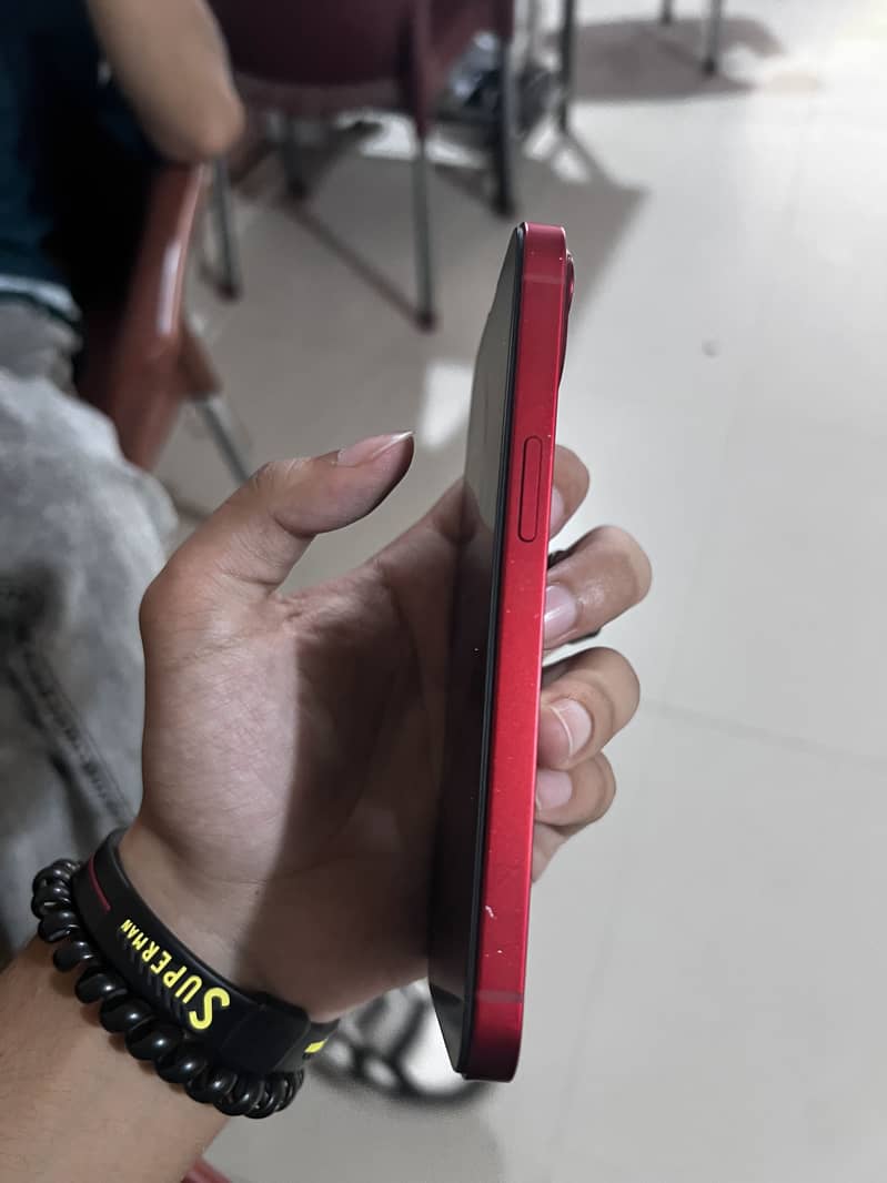 Apple iPhone 13 5