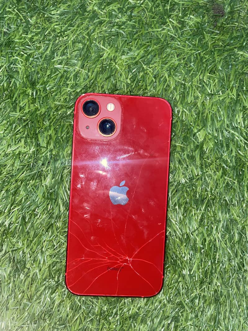 Apple iPhone 13 4