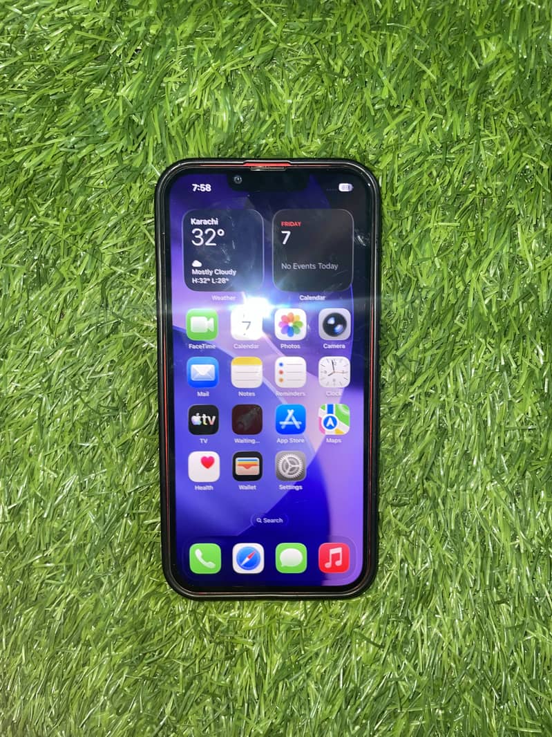 Apple iPhone 13 8