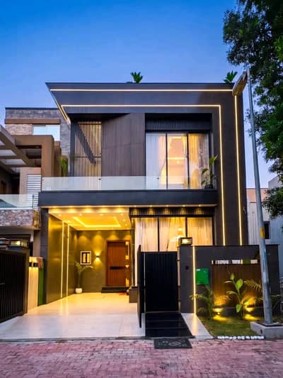 5 Marla Luxury House is Available for Rent in Bahria Town Lahore