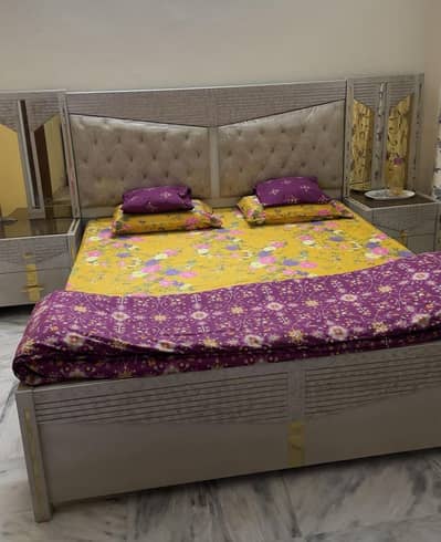 3 Month used Premium Oak Wood bedroom set with new Molty foam mattress