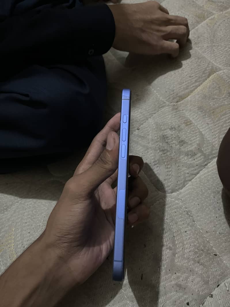Apple iPhone 16 Plus 0