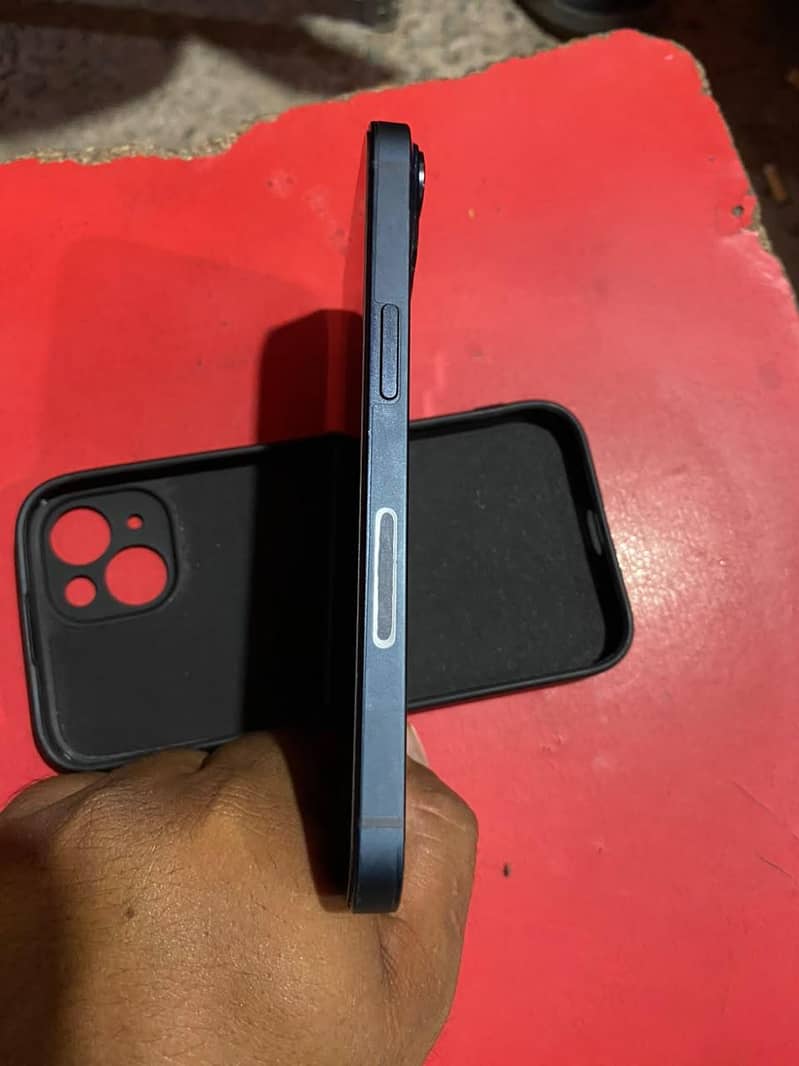 Apple iPhone 14 3