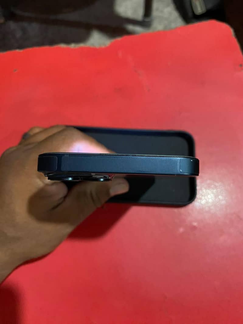Apple iPhone 14 4