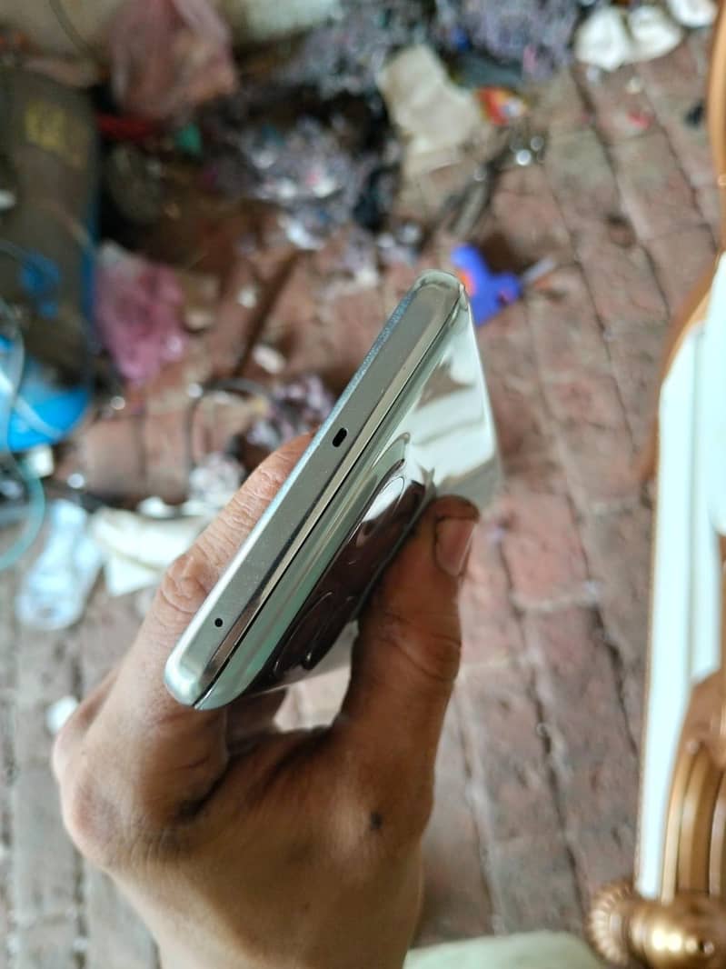One Plus 10T 8