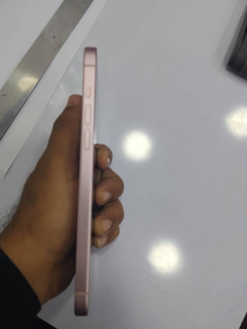 Apple iPhone 15 plus 2