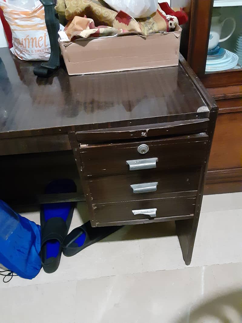 Office Table 4