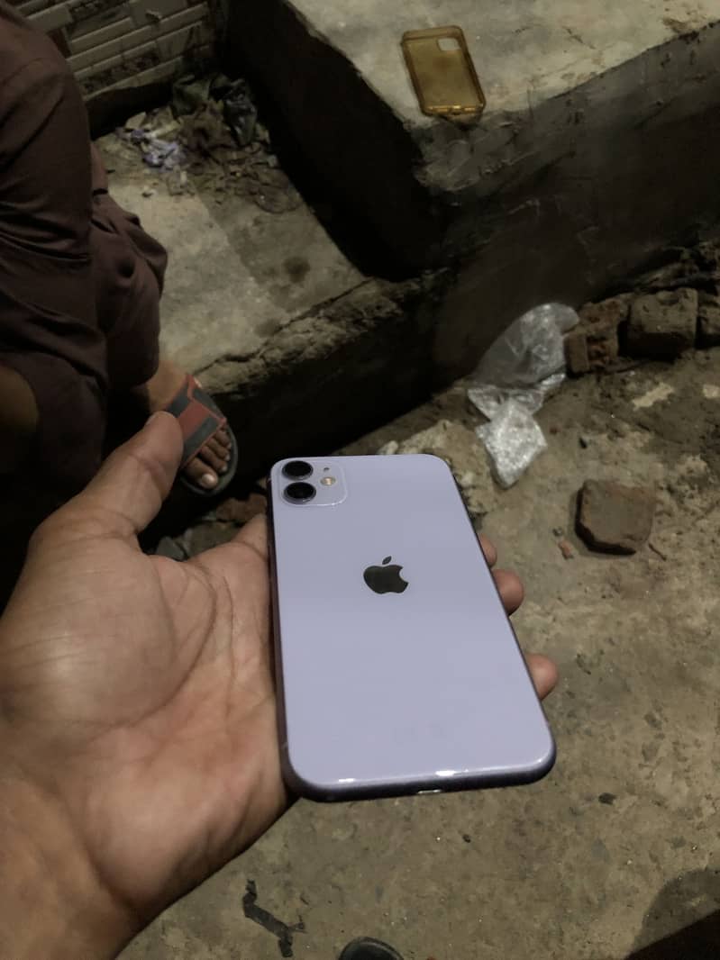 Apple iPhone 11 7