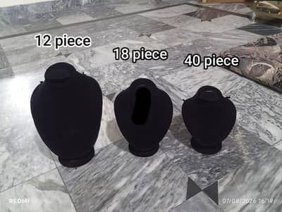 jewellery dammy for sale  good  condition contact 03367399134