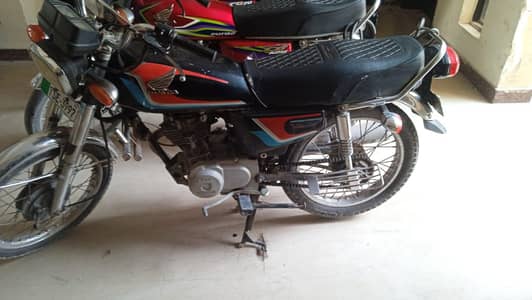 Honda 125 2006 model black colour