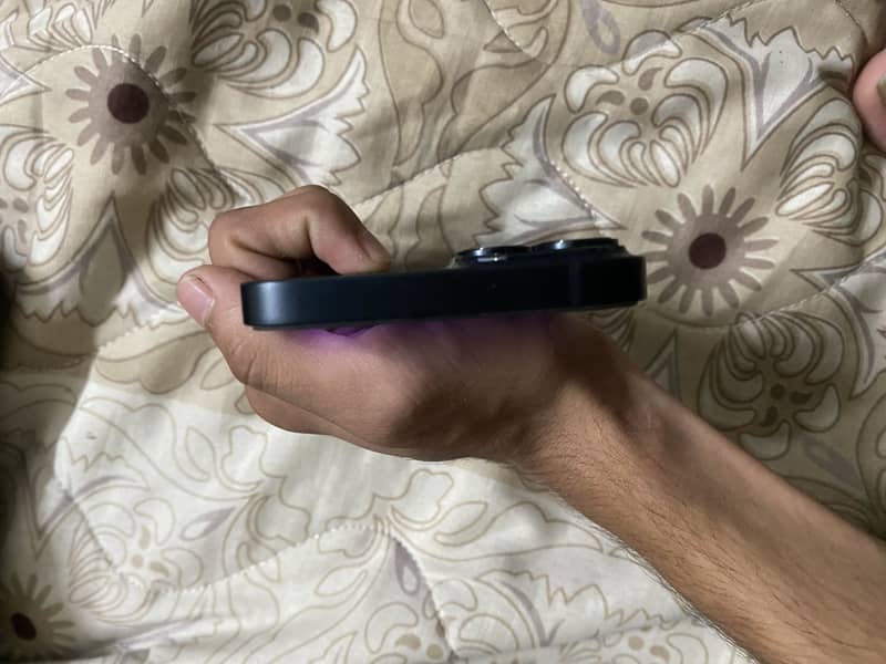 Apple iPhone 14 4