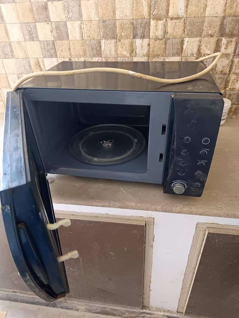 Dawlance Microwave Please Read Description 1