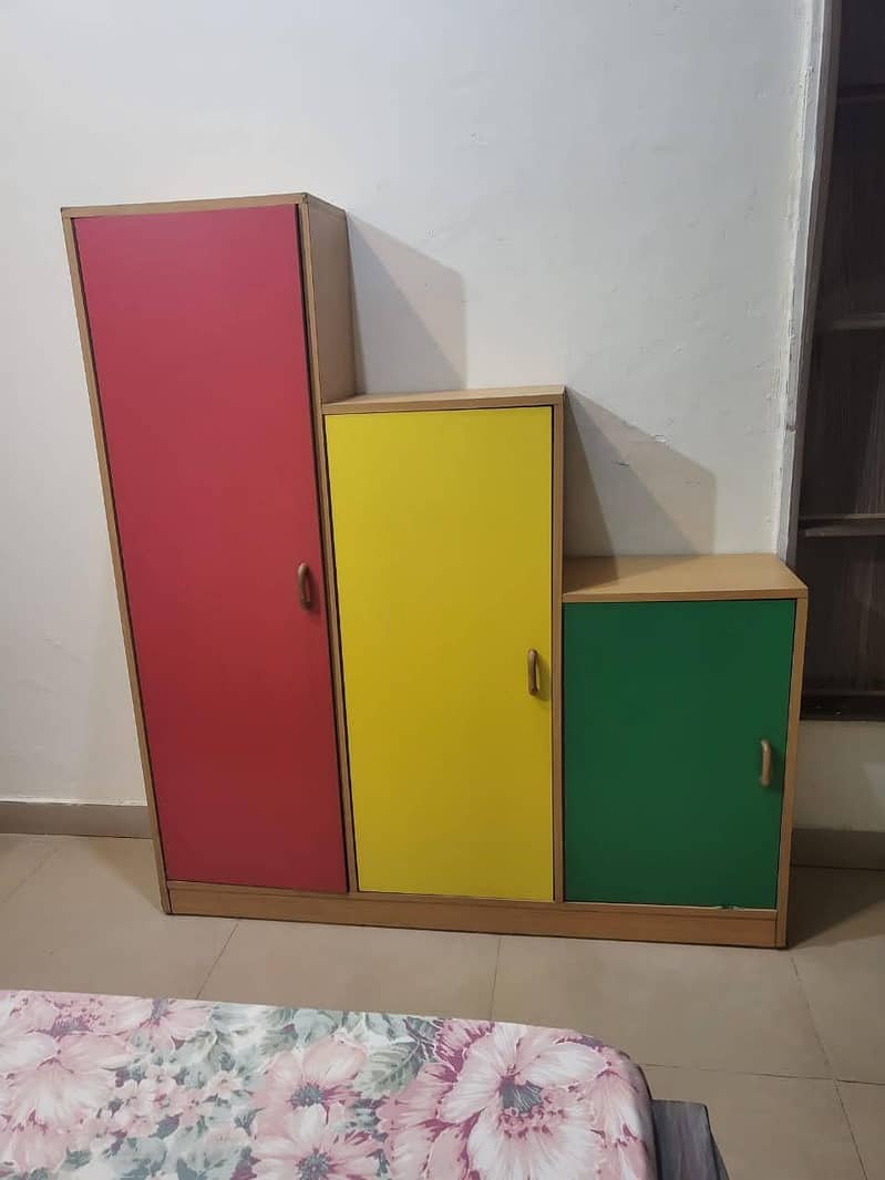 Step design cupboard 0