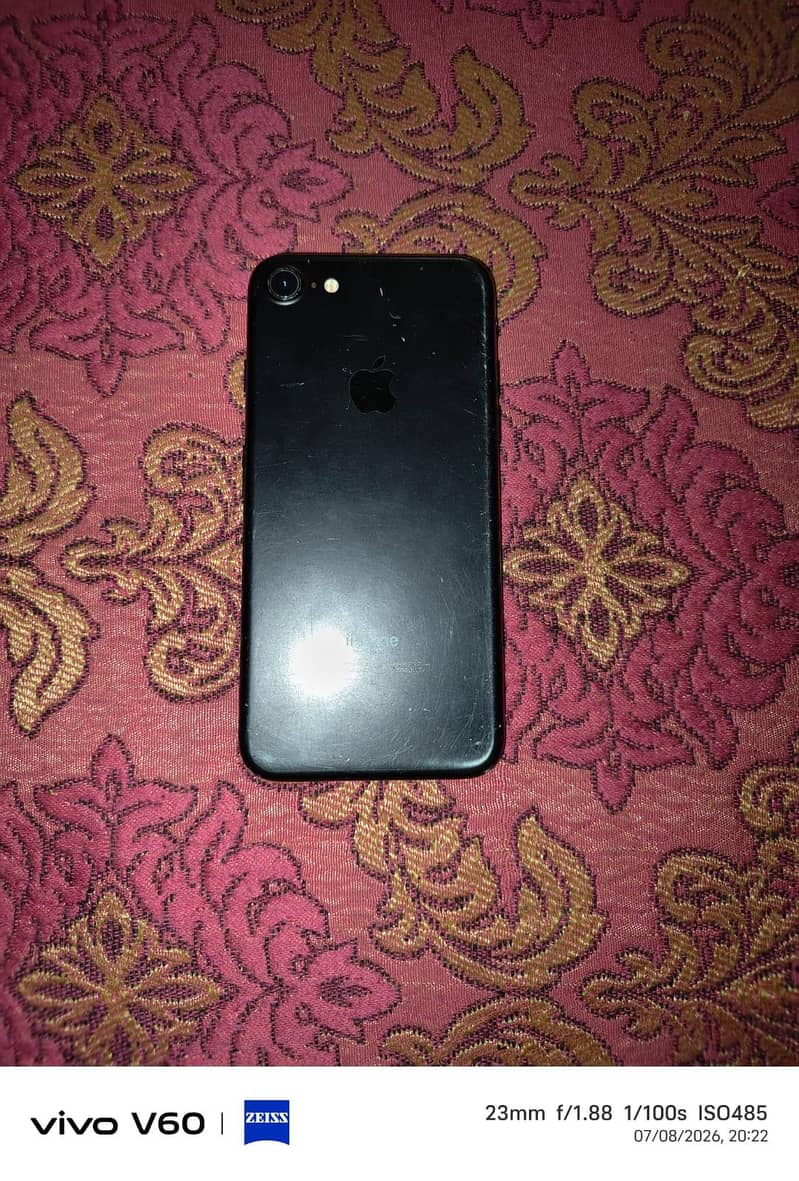 Apple iPhone 7 1