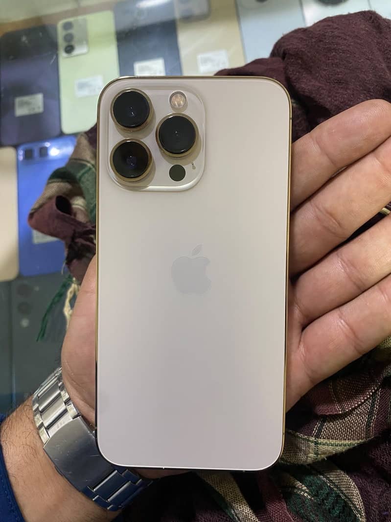 Apple iPhone 13 Pro 1