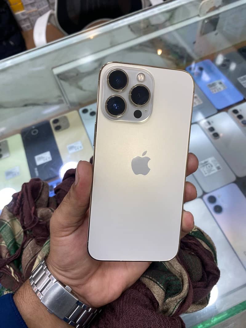 Apple iPhone 13 Pro 2
