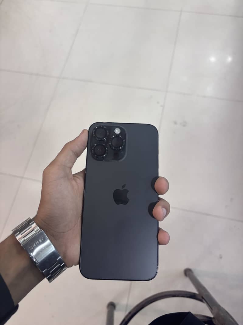 Apple iPhone 14 Pro Max 1
