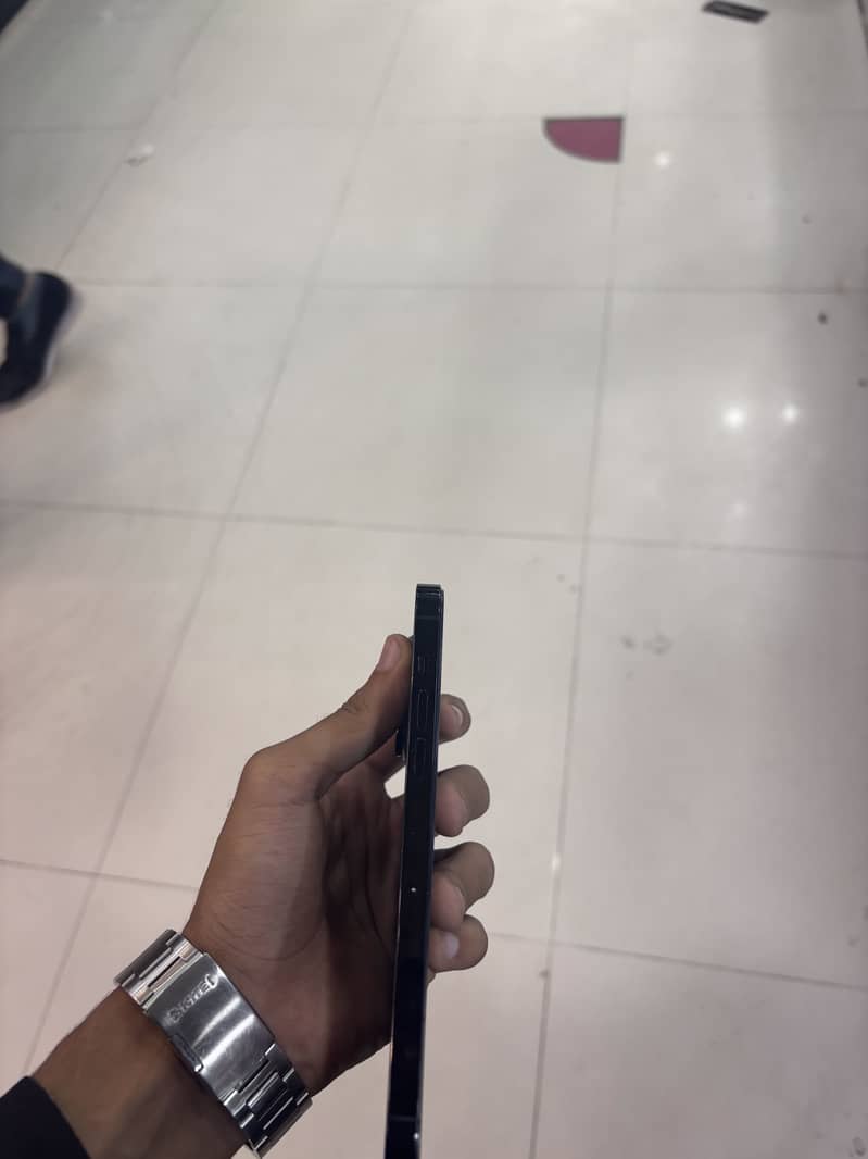 Apple iPhone 14 Pro Max 3