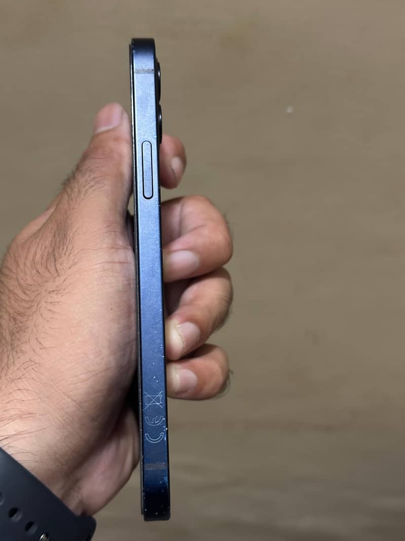 Apple iPhone 12 3