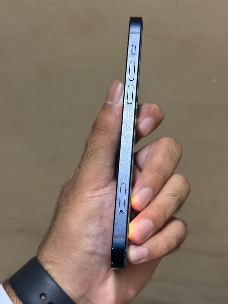 Apple iPhone 12 5