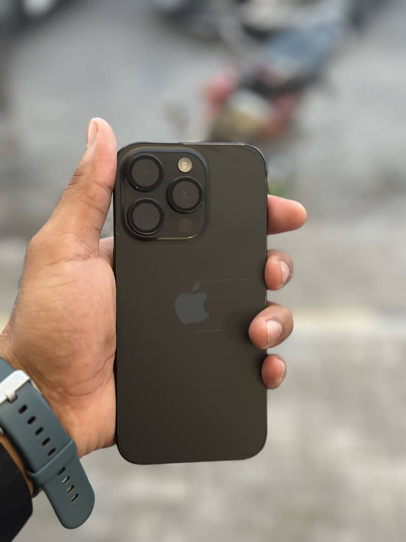 Apple iPhone 15 Pro 0
