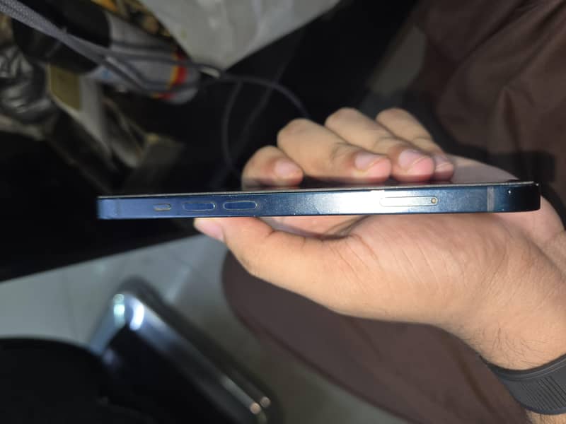 Apple iPhone 13 3