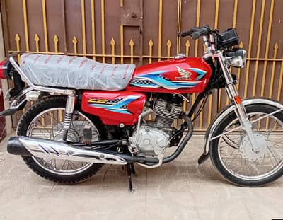 Honda CG-125. . . . {2024} Karachi Number. . . . . 0302/2428670
