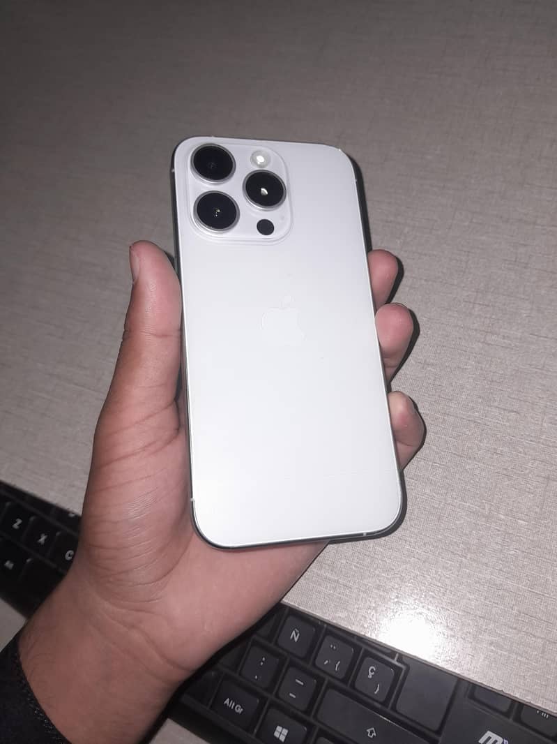 Apple iPhone 15 Pro 2