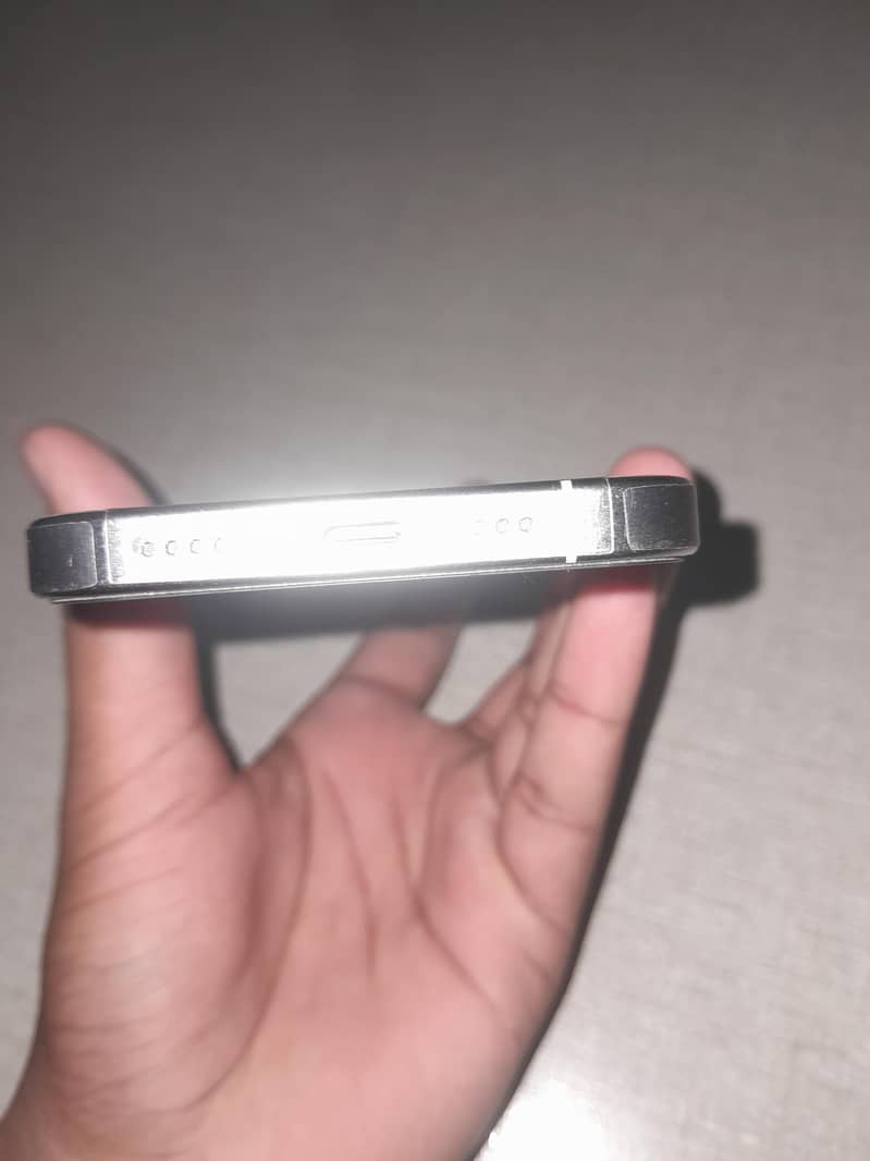 Apple iPhone 15 Pro 3