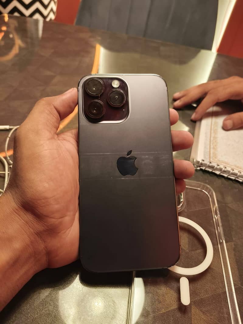 Apple iPhone 14 Pro Max 4