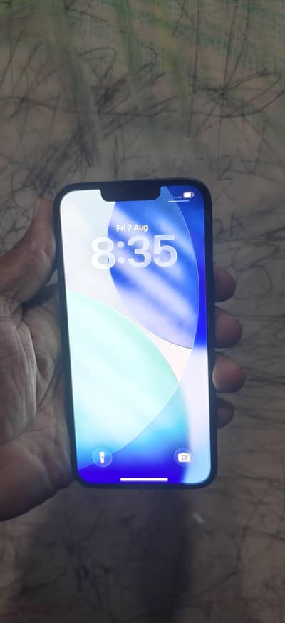 Apple iPhone 13