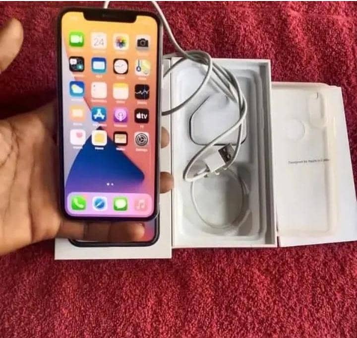 Apple iPhone X 0