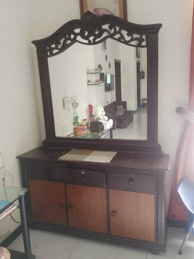 dressing table