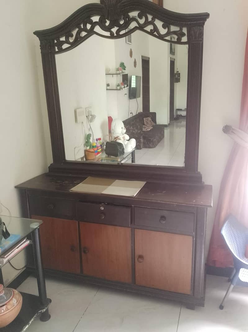 dressing table 1