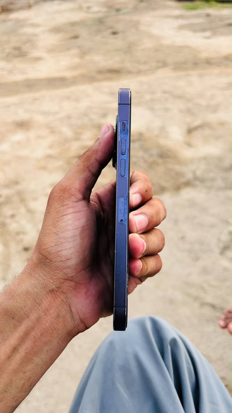 Apple iPhone 14 Pro Max 3