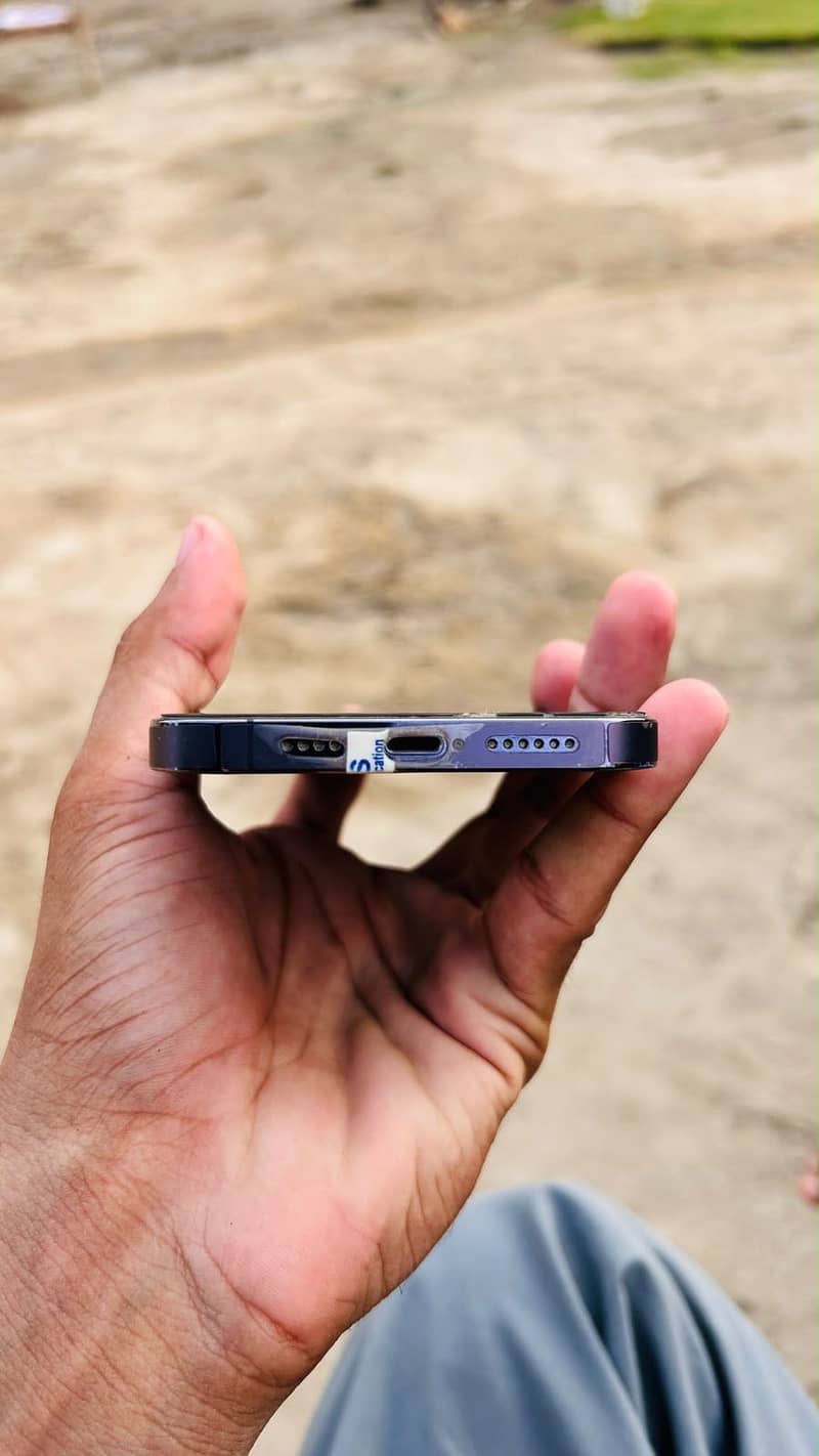 Apple iPhone 14 Pro Max 4