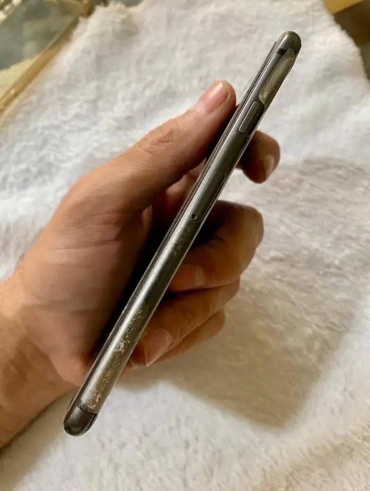 Apple iPhone 8 3