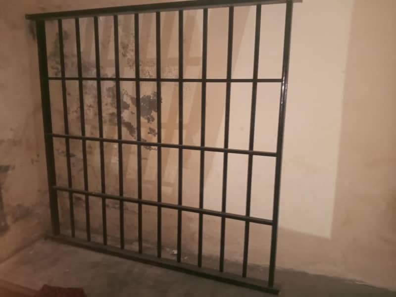 Iron bed set 0