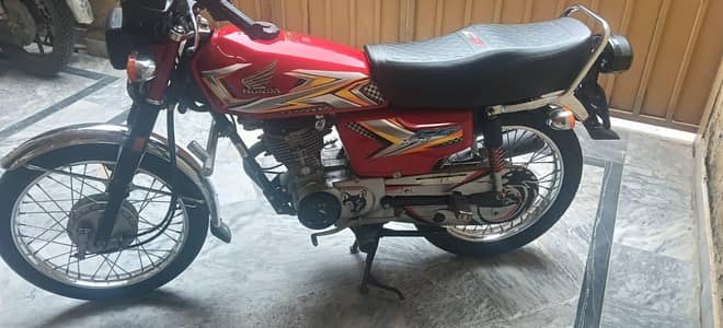 Honda CG 125 2025 Model – All Documents Clear – Low Mileage