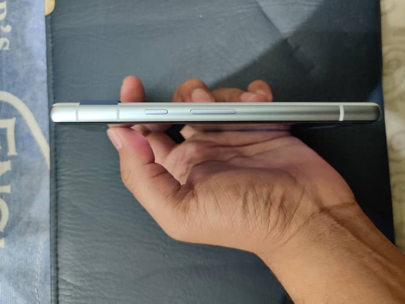 Google Pixel 7a 2