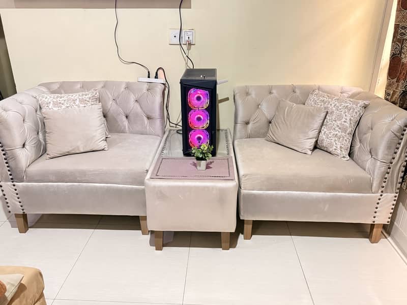 White sofa and table 0